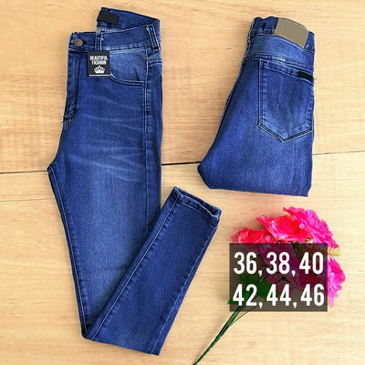 Jeans azul con bigotes / Talle 36 al 46