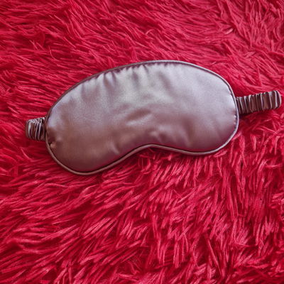 Antifaz de saten lila