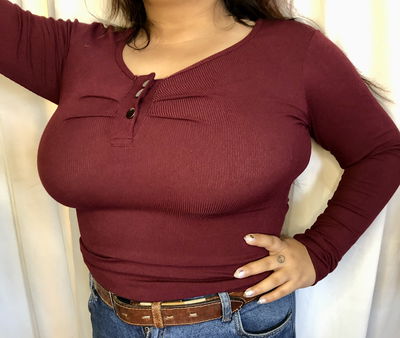 REMERA BOTÓN