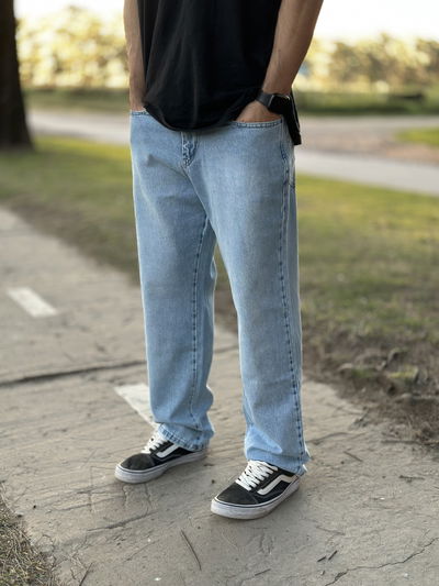 PANTALÓN MOM CELESTE 