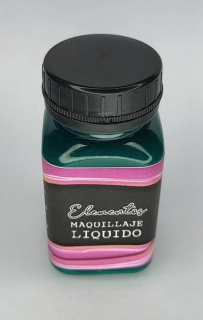 maquillaje liquido verde pino