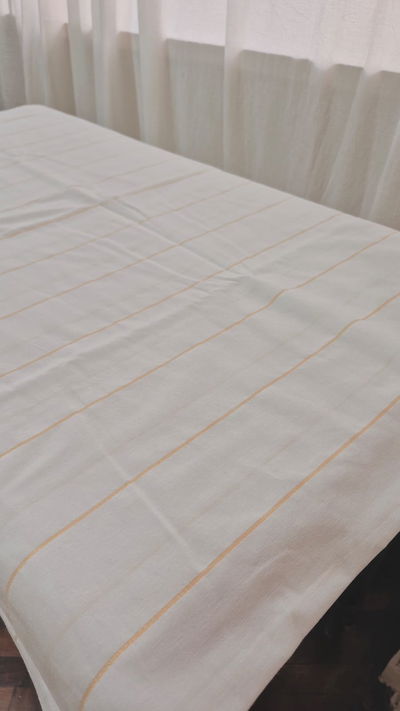 Mantel lurex dorado 250x150