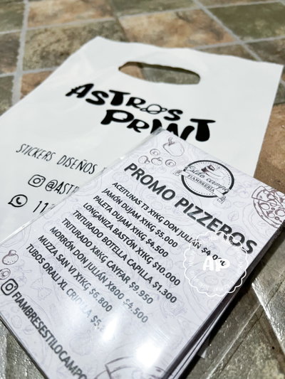 Folletos blanco y negro 
