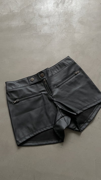 SHORT EVALUNA