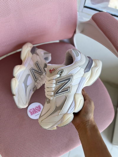 NEW BALANCE 9060 - IMPORTADA