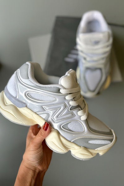 NEW BALANCE 9060 - IMPORTADAS