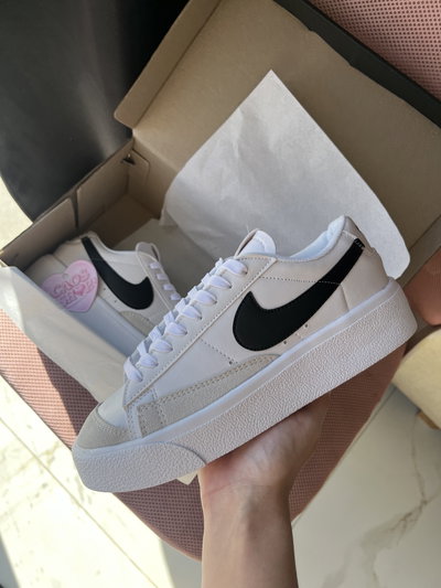 BLAZER MID