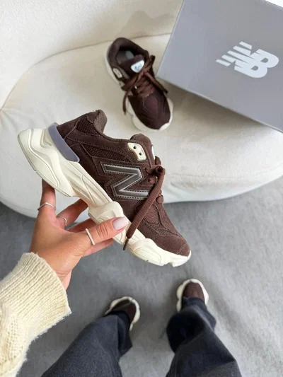 NEW BALANCE 9060 - IMPORTADAS