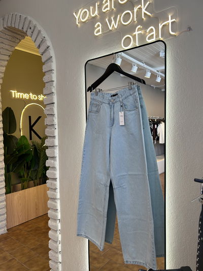 Wide leg balloon celeste bigotes