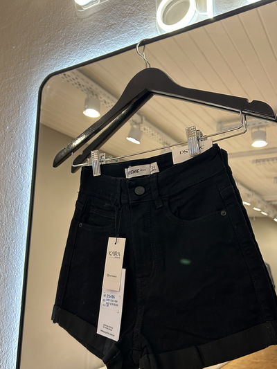 Short stacy high waist