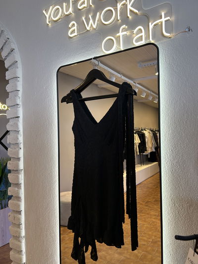 Vestido v cuello cue