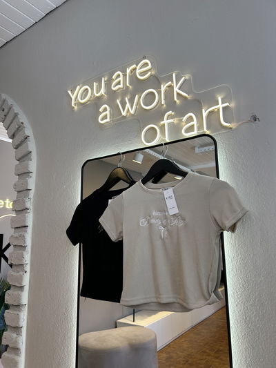 Remera bordado beauty&rage