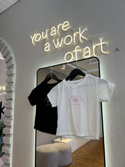 Remera bordado cousins