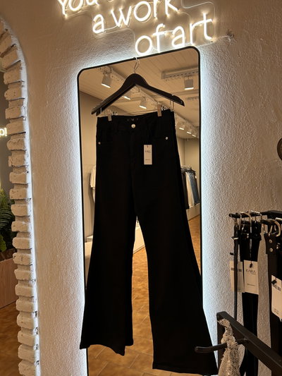 Oxford black