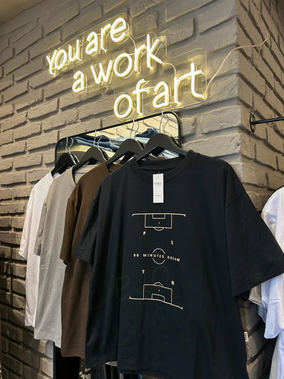 Remera court