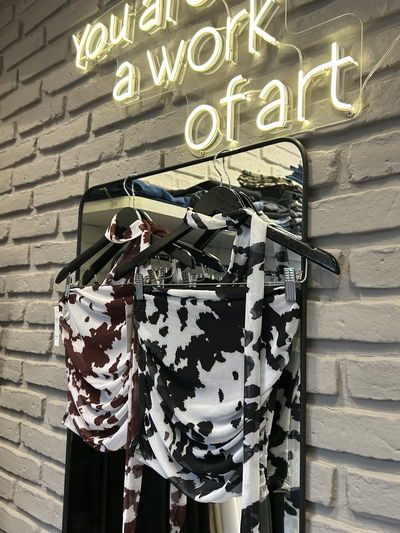 Strapless cow print corbatin