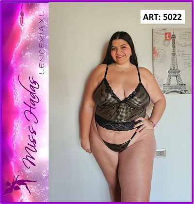 ART. 5022: Conjunto en Lycra Labrada con Dorado y Top con Puntilla