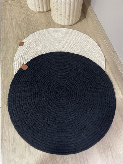 Set x 4 Individual hilo de Algodon- Negro / Natural - 35 cm