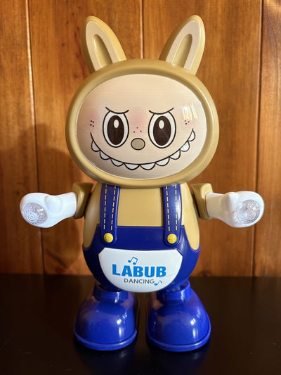 Labubu Dancing