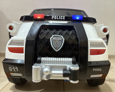 Auto policial para niños