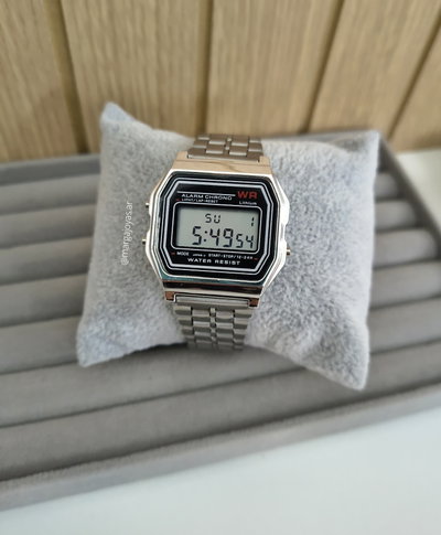 Reloj Unisex Tipo Casio Cuadrado - Plateado y Negro