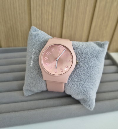 Reloj Mujer Color Nude y fondo Nacarado