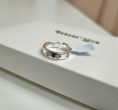 Anillo Tréboles 