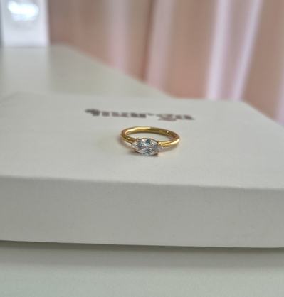 Anillo Carlota