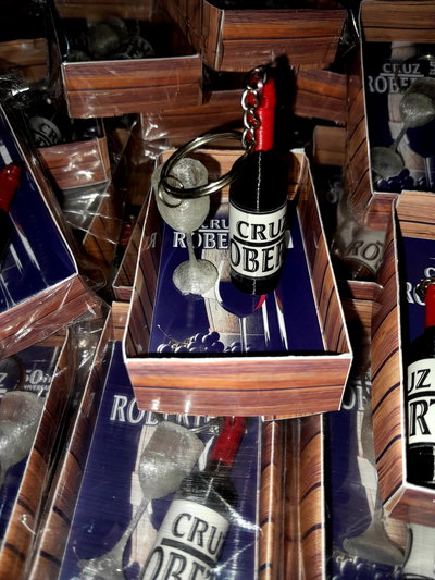 PACK X 50 UNIDADES - Llavero Souvenir Mini Botellita Personalizada 