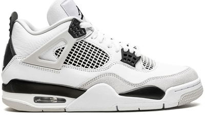 Jordan Retro 4 “Military Black”