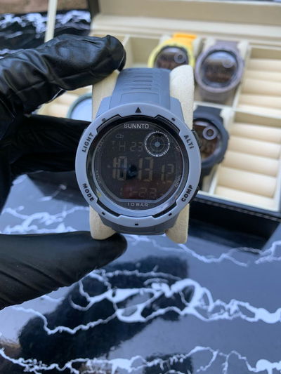 Suunto Seal Gris Sumergible + Billetera Cuero de Regalo + Envio Gratis