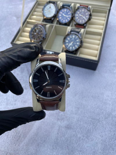 Quartz Marron Cuero + Billetera Cuero de Regalo +  Envio Gratis