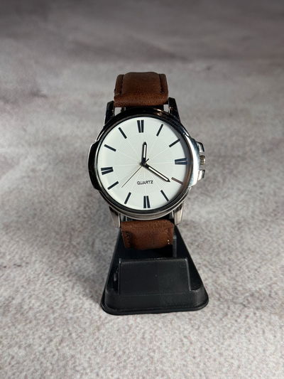 Quartz Marron Cuero + Billetera Cuero de Regalo + Envio Gratis