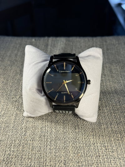 Calvin Klein Cuero Negro (Grado A+)