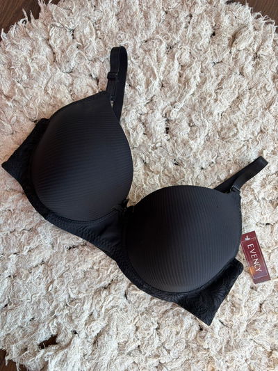 E120 - Condorita Negro