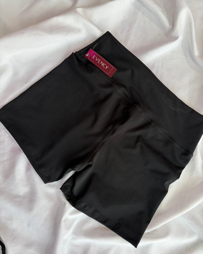 E132 - Short Jessi Negro
