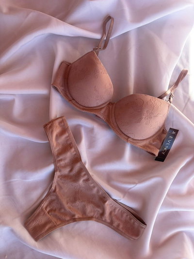 E95 - Dannae Rose gold