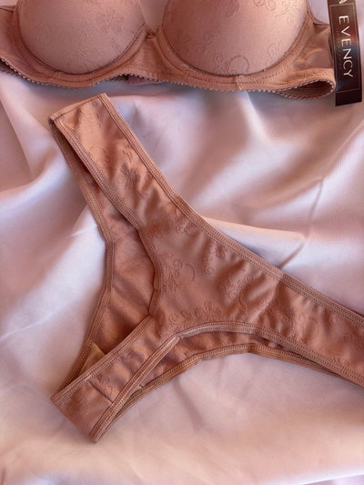 E95 - Dannae Rose gold