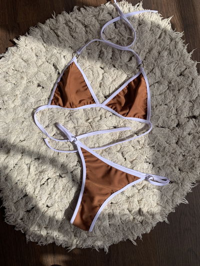 E116 - Bikini Beck Bronce