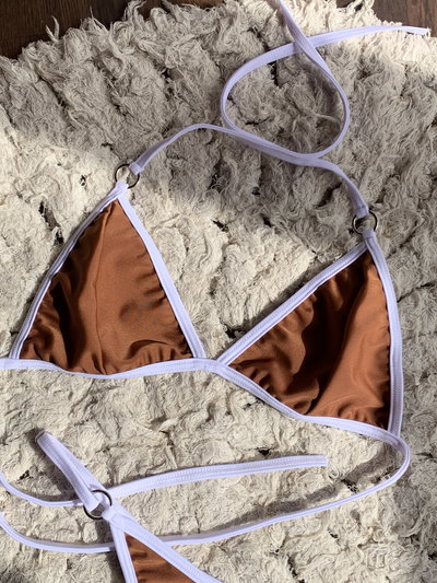 E116 - Bikini Beck Bronce