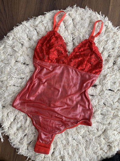 E108 - Body Pinky Rojo