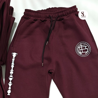 Jogger Hombre "Escudo y Copas " 