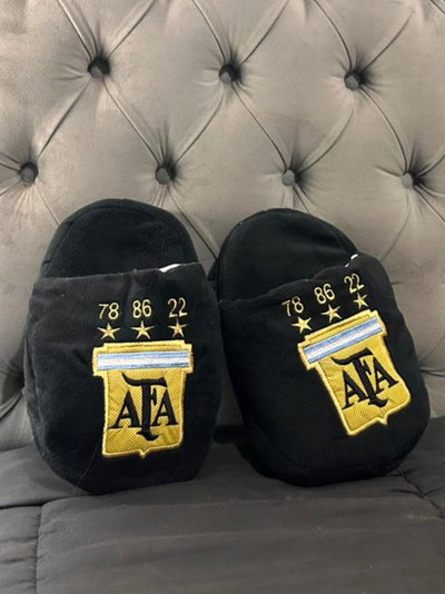 PANTUFLONES CAMPEONES NEGRO