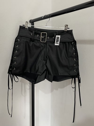 SHORT ANNA