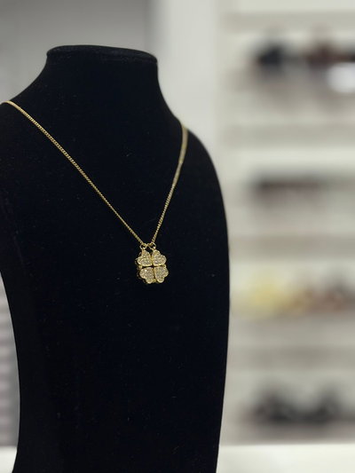 Collares varios dorados