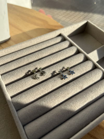 Aros con mini dije colgante