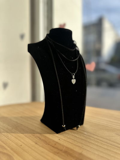 Chocker - corazon flechado