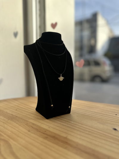 Chocker - saturno dorado