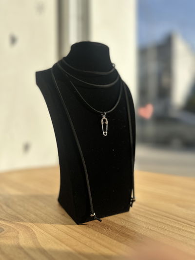 Chocker - alfiler micropave plateado