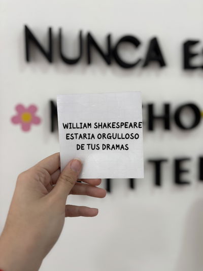 Sticker atrapasol - drama